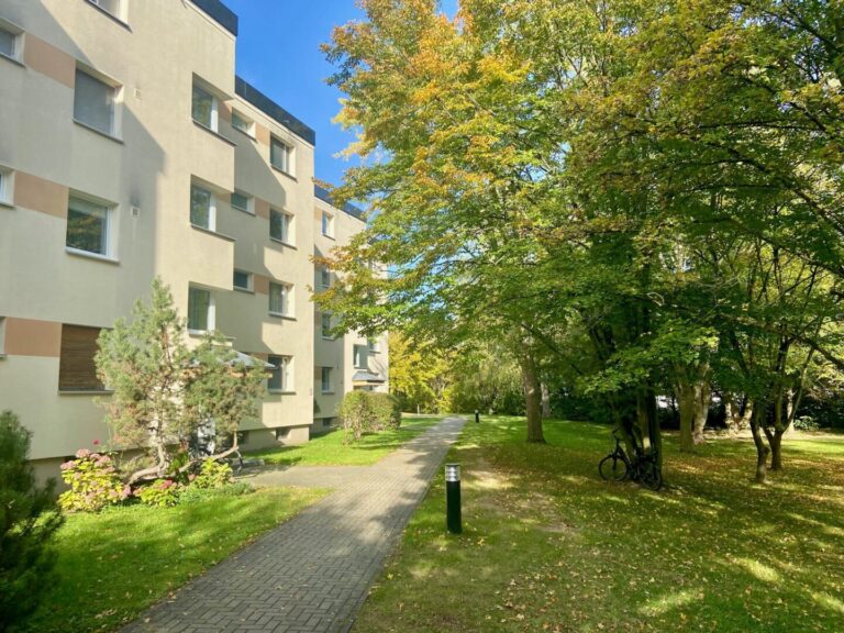 Bezgugsfrei! Stilvolle 2-Zimmer-Wohnung Mit Süd-Westbalkon Im Grünen Berlin-Buckow 7 Hausansicht