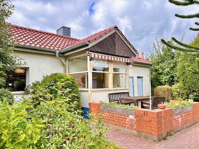 Ihr Traumprojekt: Charmantes Sanierungsbungalow Mit Großem Grundstück In Heinersdorf – Nahe Prenzlauer Berg! 4 Front