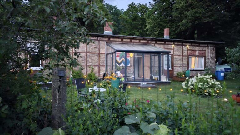 Rarität - Seltenes Liebhaberobjekt: Denkmalgeschützter Bahnhof Mit Großem Garten 2 1