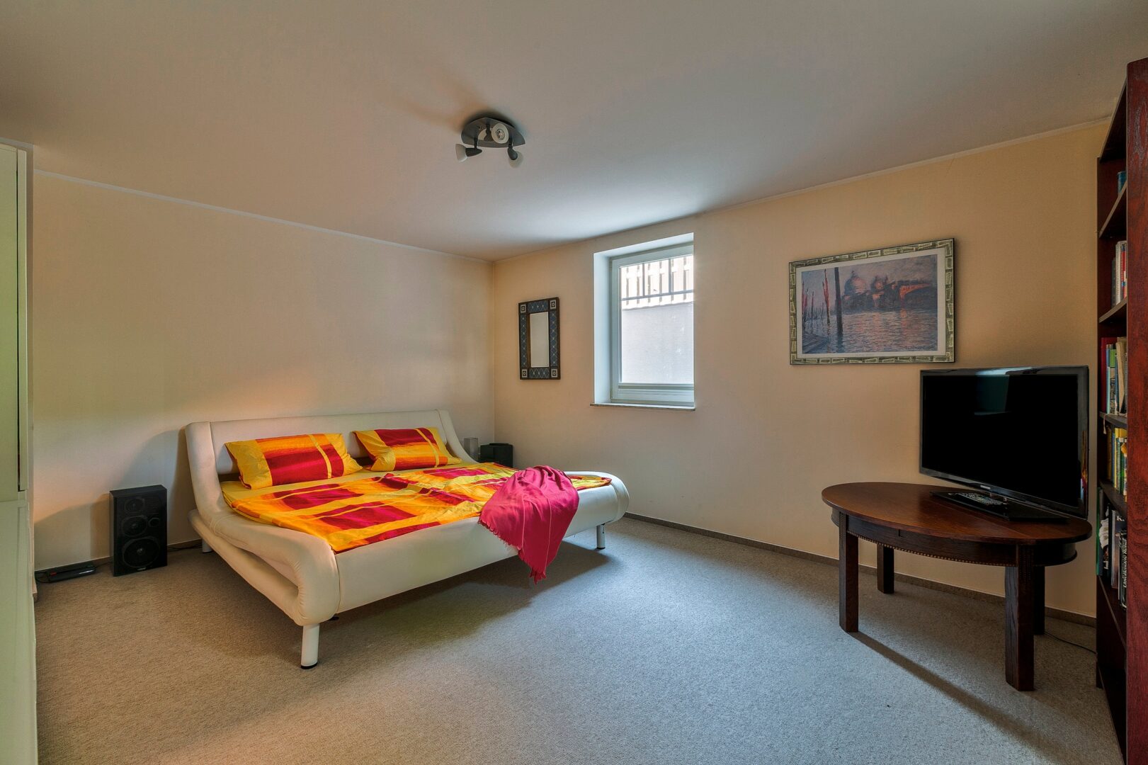 Schlafzimmer UG