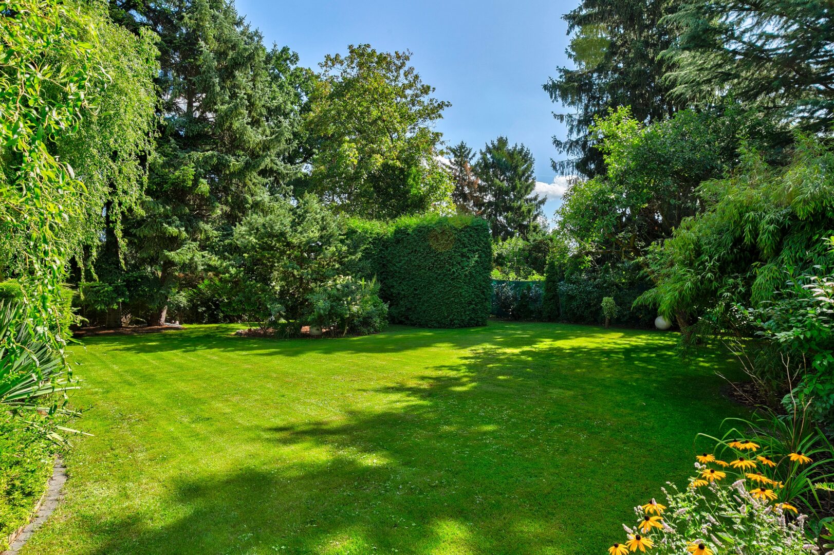 Idyllischer Garten